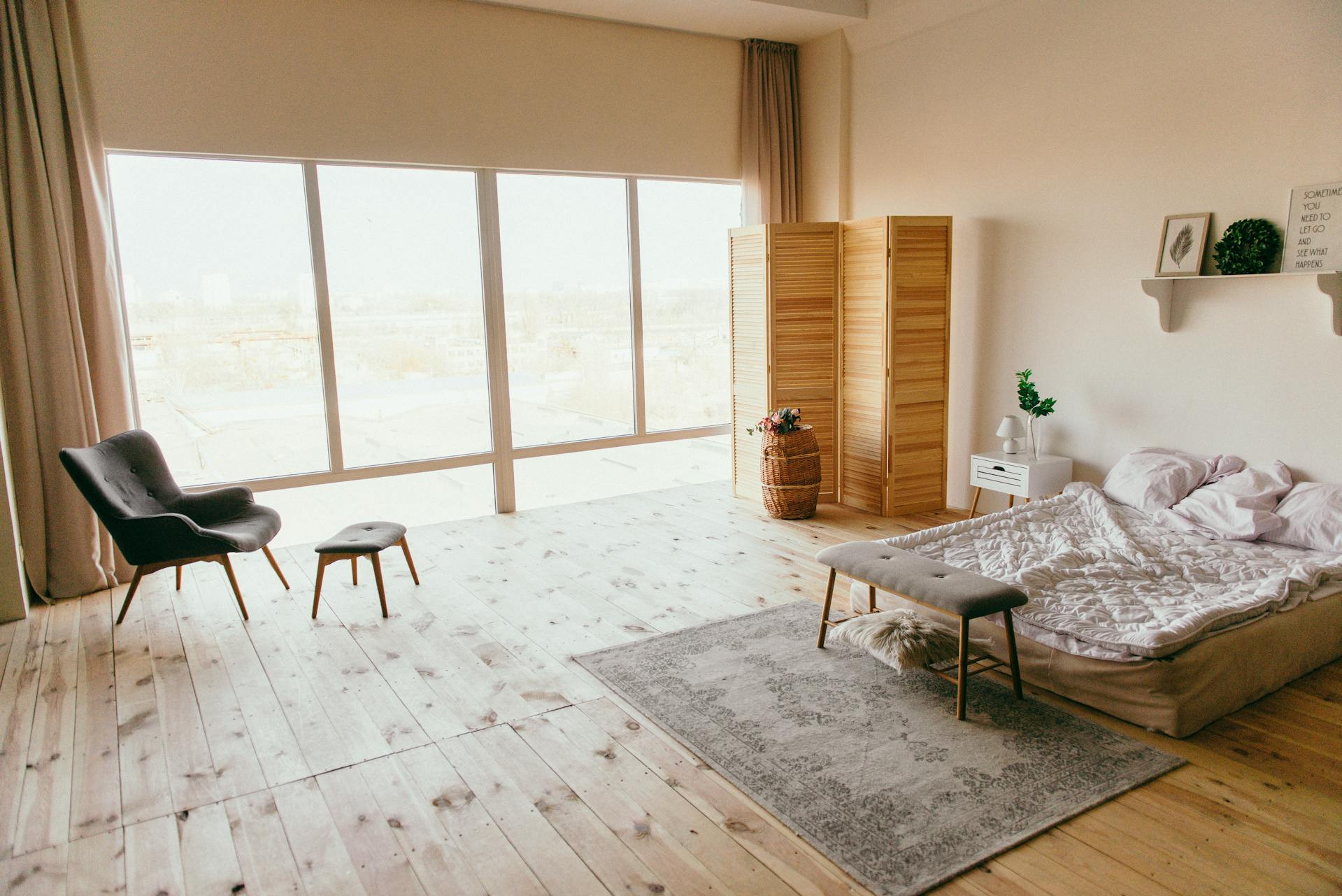 GP-vloeren-slaapkamer-met-houten-vloer-hoekfoto